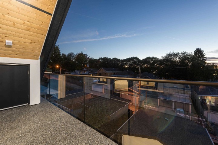 Photo 23 at 2 - 4855 Dumfries Street, Knight, Vancouver East