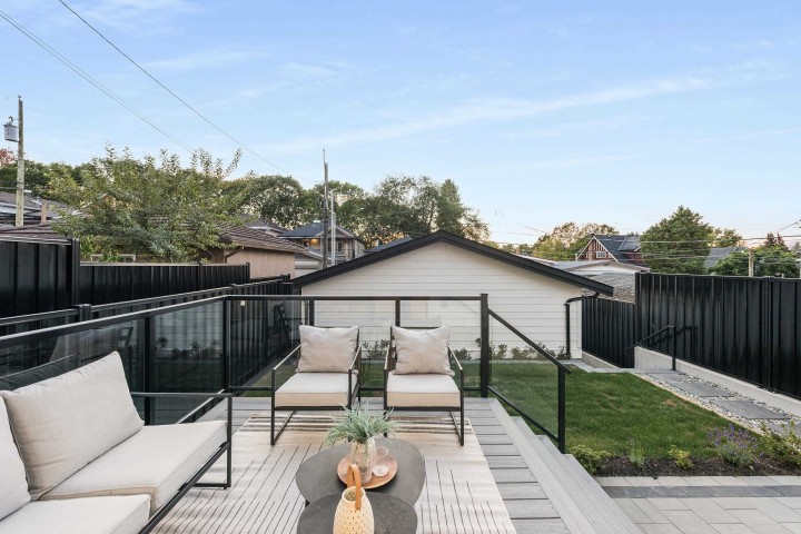 Photo 1 at 2 - 4855 Dumfries Street, Knight, Vancouver East