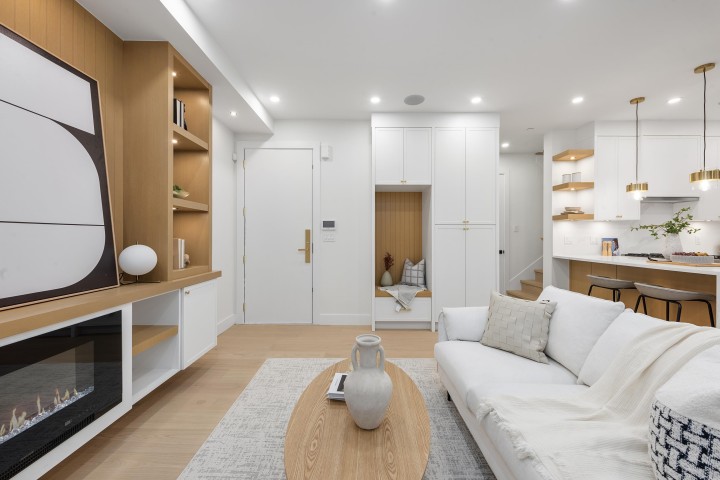 Photo 9 at 2 - 4855 Dumfries Street, Knight, Vancouver East