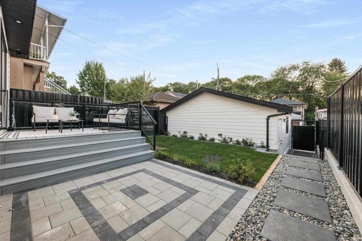 Photo 21 at 2 - 4855 Dumfries Street, Knight, Vancouver East