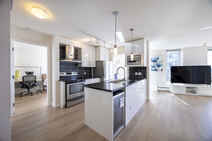 Photo 7 at 1906 - 188 Keefer Place, Downtown VW, Vancouver West