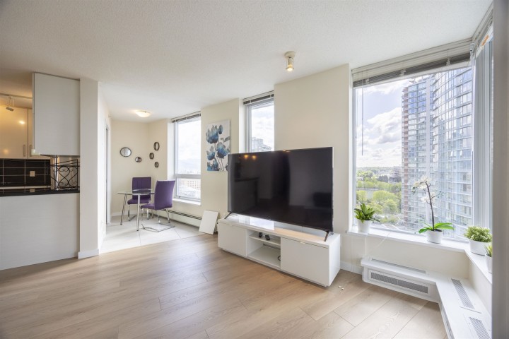 Photo 3 at 1906 - 188 Keefer Place, Downtown VW, Vancouver West