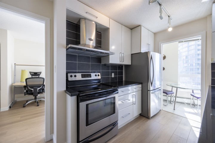 Photo 10 at 1906 - 188 Keefer Place, Downtown VW, Vancouver West