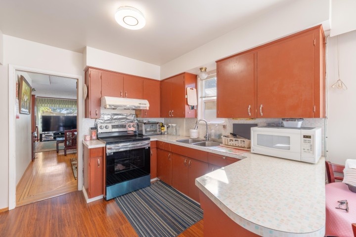 Photo 13 at 1465 E 49th Avenue, Knight, Vancouver East