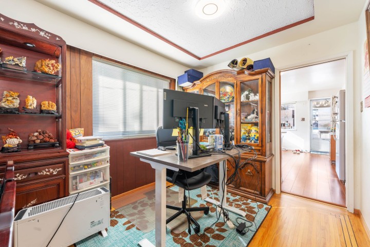 Photo 9 at 1465 E 49th Avenue, Knight, Vancouver East