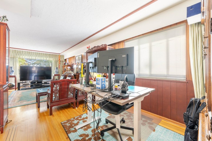 Photo 10 at 1465 E 49th Avenue, Knight, Vancouver East