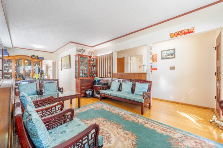 Photo 4 at 1465 E 49th Avenue, Knight, Vancouver East