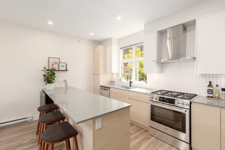 Photo 6 at 2272 St. George Street, Mount Pleasant VE, Vancouver East