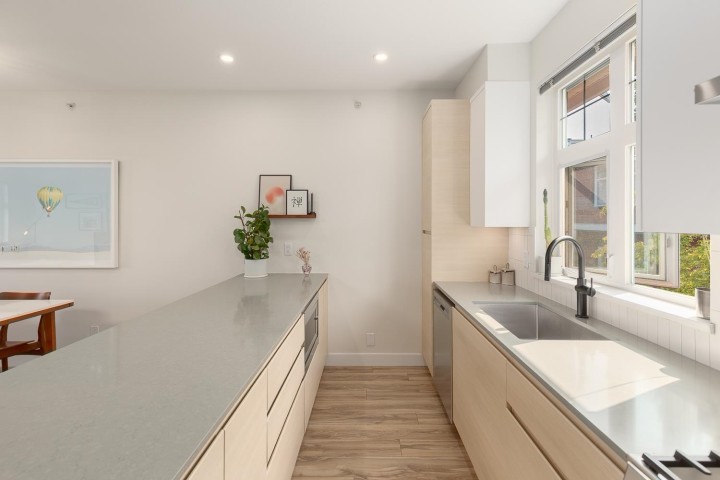 Photo 7 at 2272 St. George Street, Mount Pleasant VE, Vancouver East