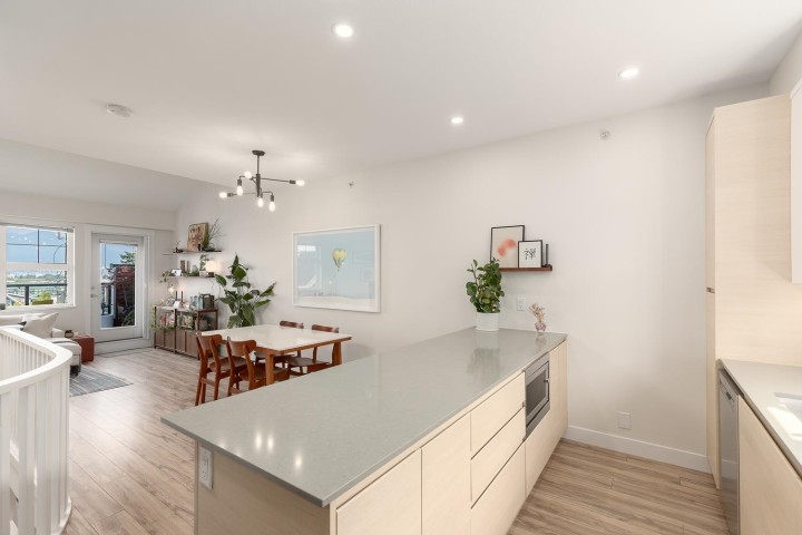 Photo 8 at 2272 St. George Street, Mount Pleasant VE, Vancouver East