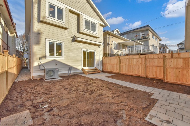 Photo 18 at 1 - 1436 E 1st Avenue, Grandview Woodland, Vancouver East