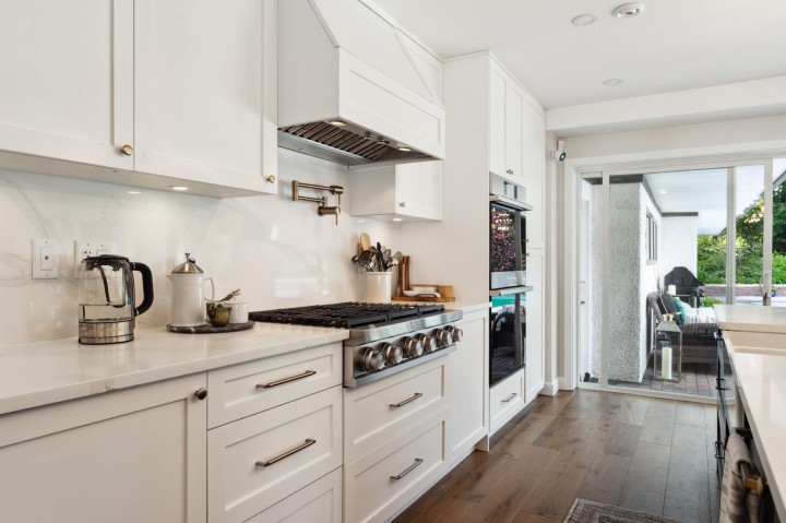 Photo 7 at 3061 Bewicke Avenue, Delbrook, North Vancouver