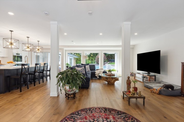 Photo 5 at 3061 Bewicke Avenue, Delbrook, North Vancouver