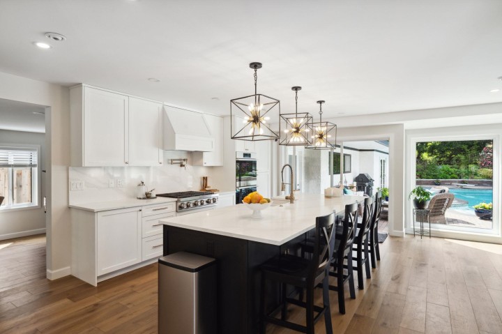 Photo 10 at 3061 Bewicke Avenue, Delbrook, North Vancouver