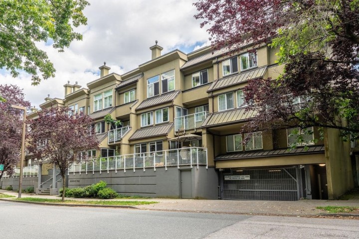 Photo 3 at 301 - 650 Moberly Road, False Creek, Vancouver West