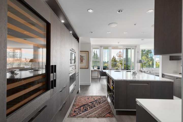 Photo 2 at 501 - 2102 W 48th Avenue, Kerrisdale, Vancouver West