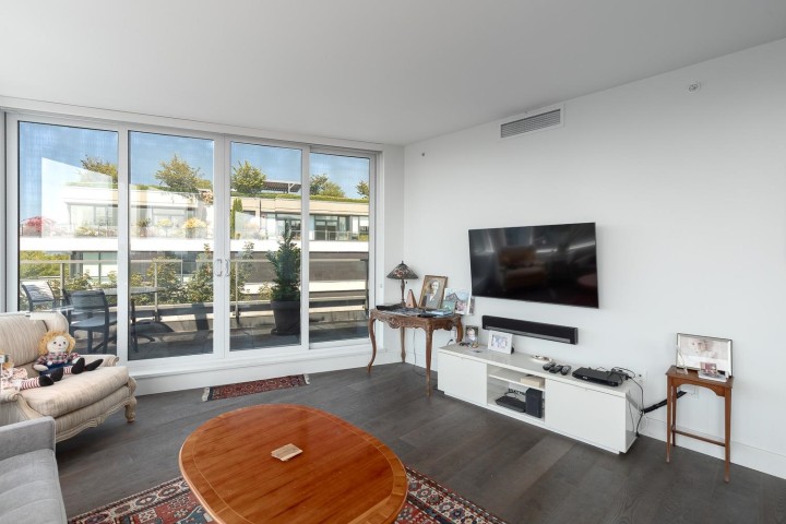 Photo 7 at 501 - 2102 W 48th Avenue, Kerrisdale, Vancouver West