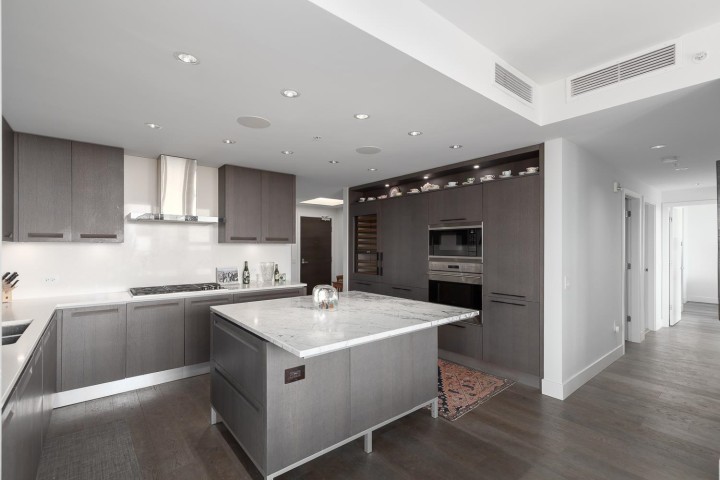 Photo 4 at 501 - 2102 W 48th Avenue, Kerrisdale, Vancouver West