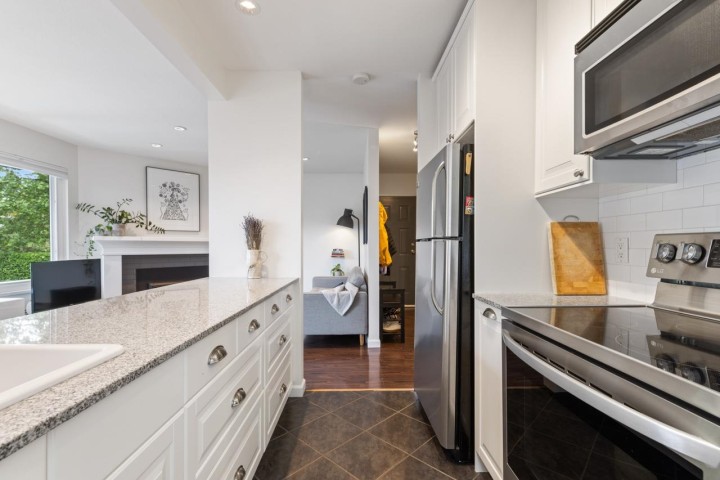 Photo 9 at 103 W 15th Avenue, Mount Pleasant VW, Vancouver West