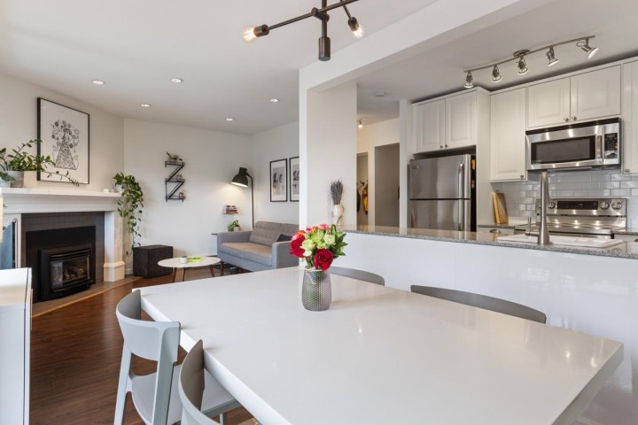 Photo 4 at 103 W 15th Avenue, Mount Pleasant VW, Vancouver West