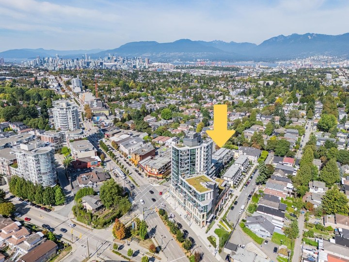 Photo 2 at 3956 Dumfries Street, Knight, Vancouver East