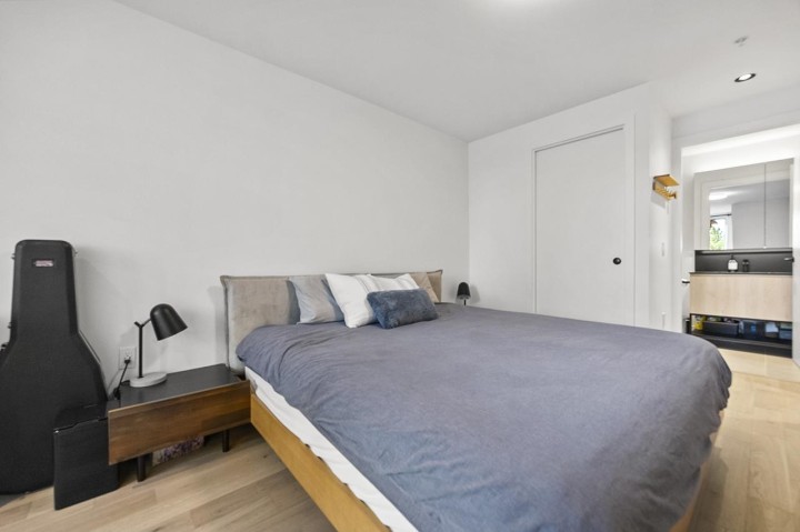 Photo 17 at 3956 Dumfries Street, Knight, Vancouver East