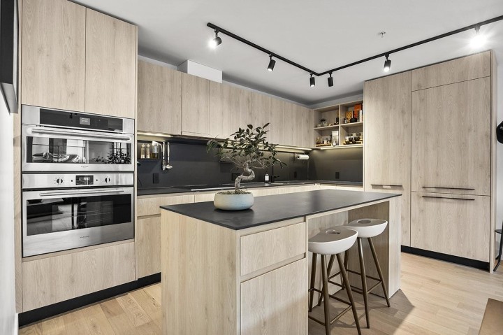 Photo 12 at 3956 Dumfries Street, Knight, Vancouver East