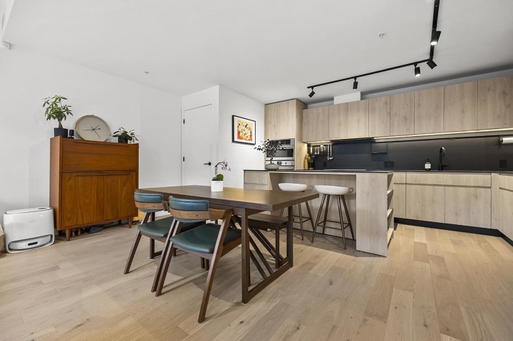 Photo 10 at 3956 Dumfries Street, Knight, Vancouver East