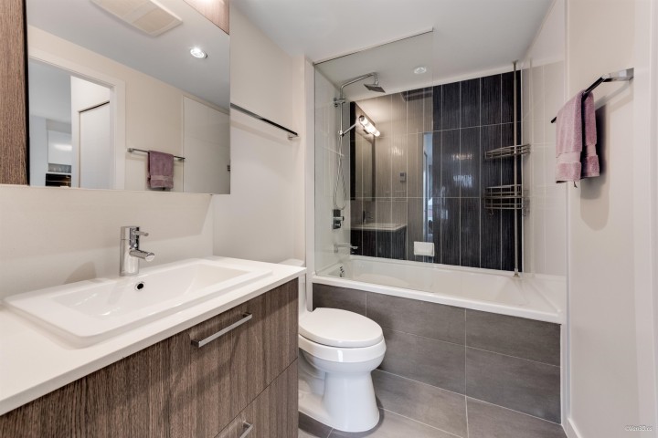 Photo 9 at 204 - 202 E 24th Avenue, Main, Vancouver East