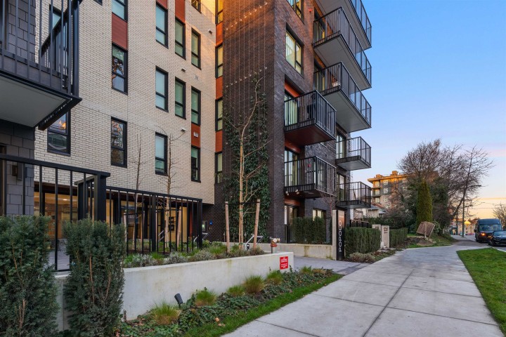 Photo 10 at 203 - 2235 E Broadway, Grandview Woodland, Vancouver East