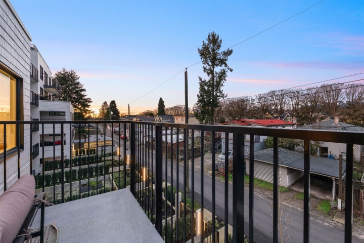 Photo 11 at 203 - 2235 E Broadway, Grandview Woodland, Vancouver East