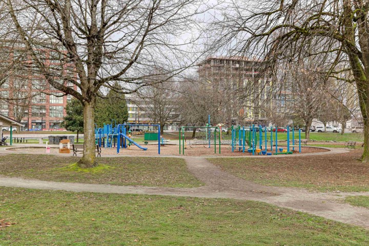 Photo 26 at 411 - 4933 Clarendon Street, Collingwood VE, Vancouver East