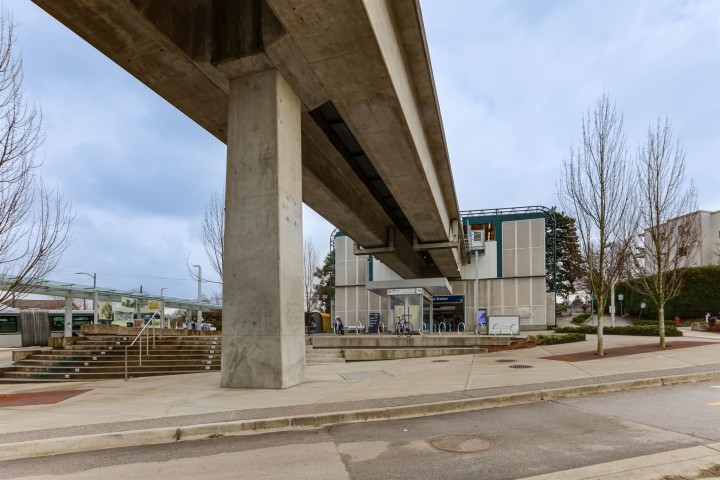 Photo 28 at 411 - 4933 Clarendon Street, Collingwood VE, Vancouver East