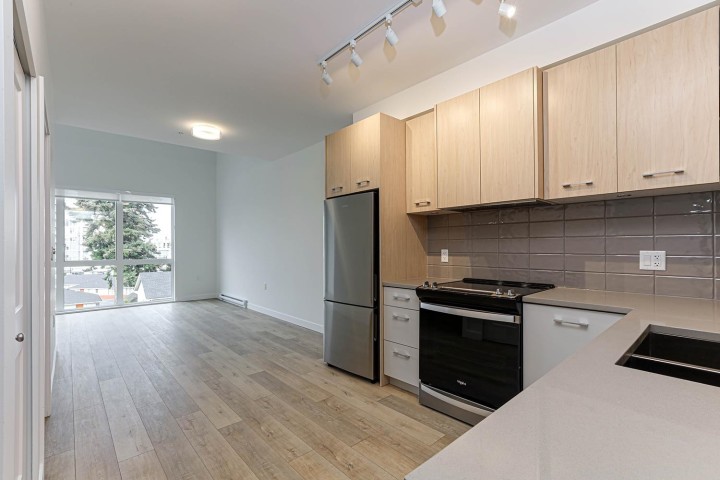 Photo 4 at 411 - 4933 Clarendon Street, Collingwood VE, Vancouver East