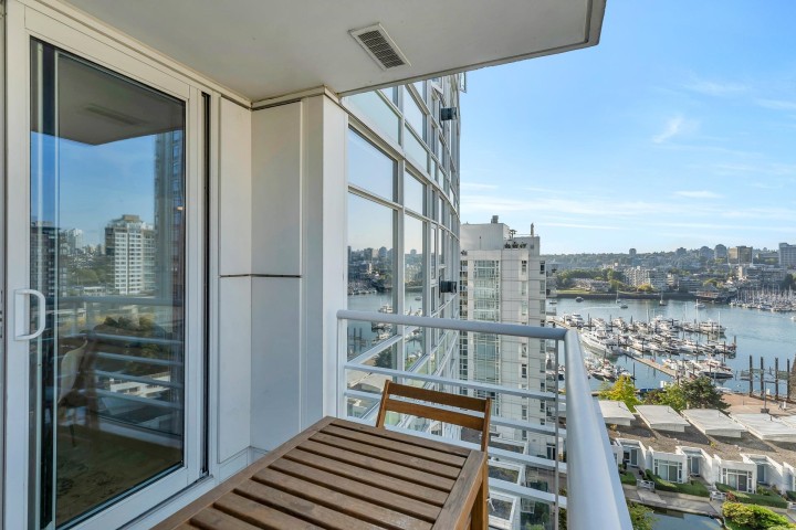 Photo 2 at 1608 - 198 Aquarius Mews, Yaletown, Vancouver West