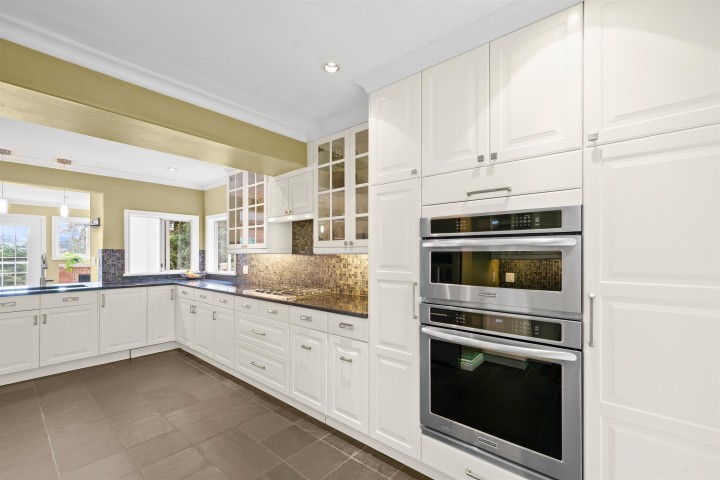 Photo 17 at 4622 Cove Cliff Road, Deep Cove, North Vancouver