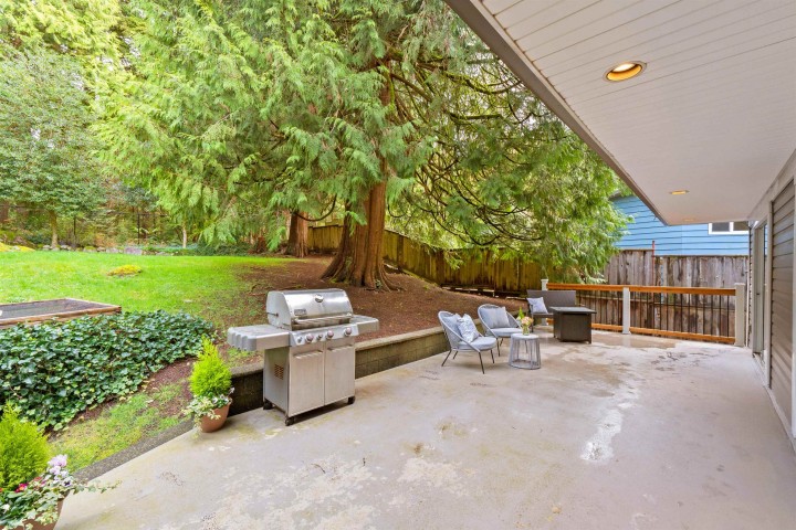 Photo 7 at 4622 Cove Cliff Road, Deep Cove, North Vancouver