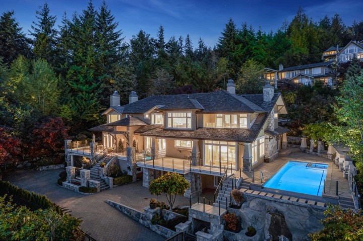 Photo 3 at 2495 Hudson Court, Whitby Estates, West Vancouver