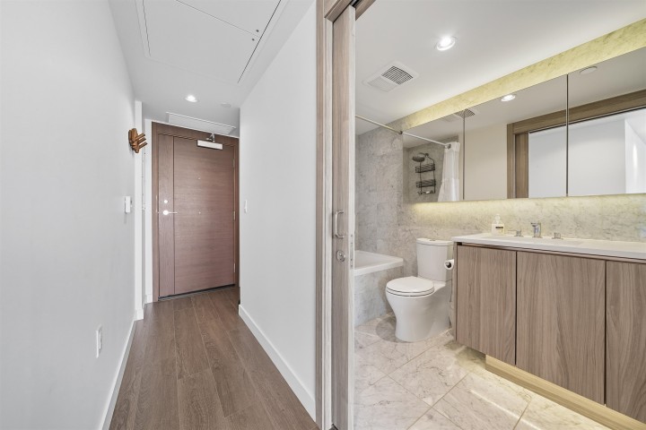 Photo 12 at 1804 - 89 Nelson Street, Yaletown, Vancouver West