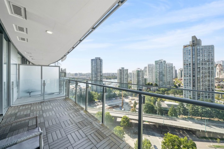 Photo 14 at 1804 - 89 Nelson Street, Yaletown, Vancouver West