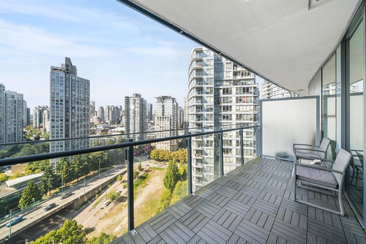 Photo 15 at 1804 - 89 Nelson Street, Yaletown, Vancouver West