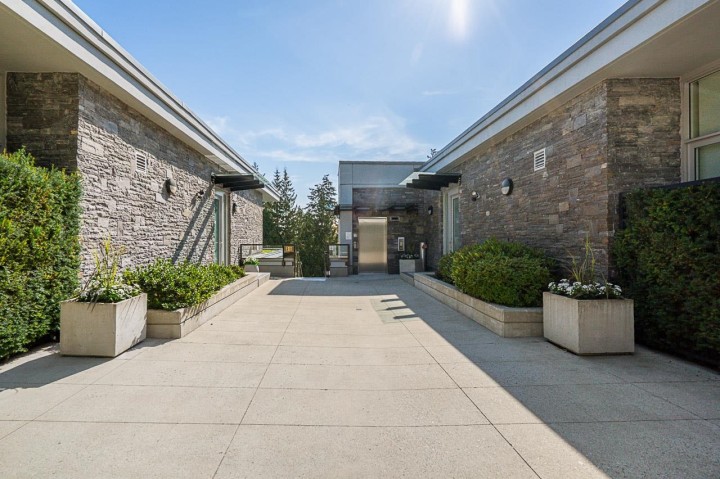 Photo 2 at 101 - 988 Keith Road, Park Royal, West Vancouver