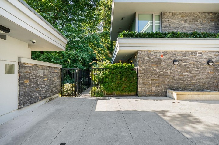 Photo 8 at 101 - 988 Keith Road, Park Royal, West Vancouver