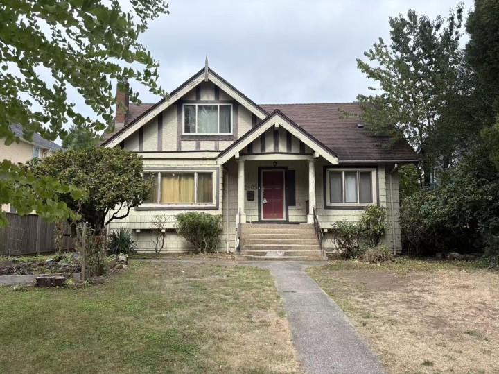 Photo 1 at 2403 W 34th Avenue, Quilchena, Vancouver West