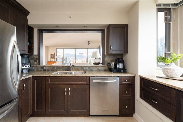 Photo 11 at 802 - 1405 W 12th Avenue, Fairview VW, Vancouver West