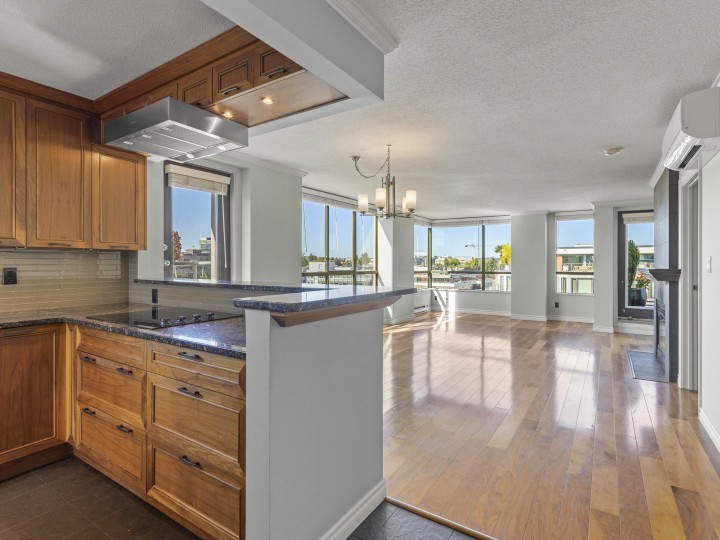 Photo 11 at 1103 - 2288 Pine Street, Fairview VW, Vancouver West