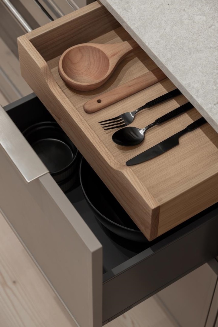 Photo 7 at 415 - 2250 Nanaimo Street, Renfrew VE, Vancouver East