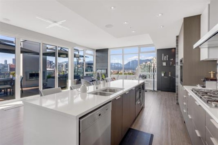 Photo 11 at 2101 - 110 Switchmen Street, Mount Pleasant VE, Vancouver East