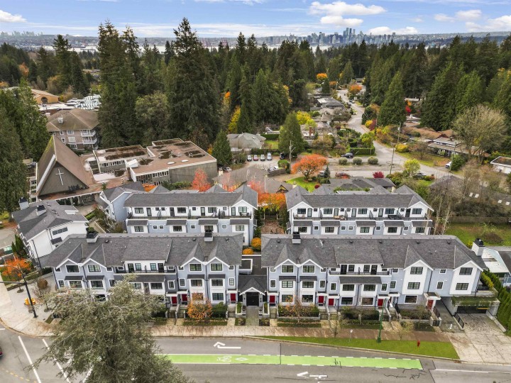 Photo 5 at 5 - 1133 Ridgewood Drive, Edgemont, North Vancouver