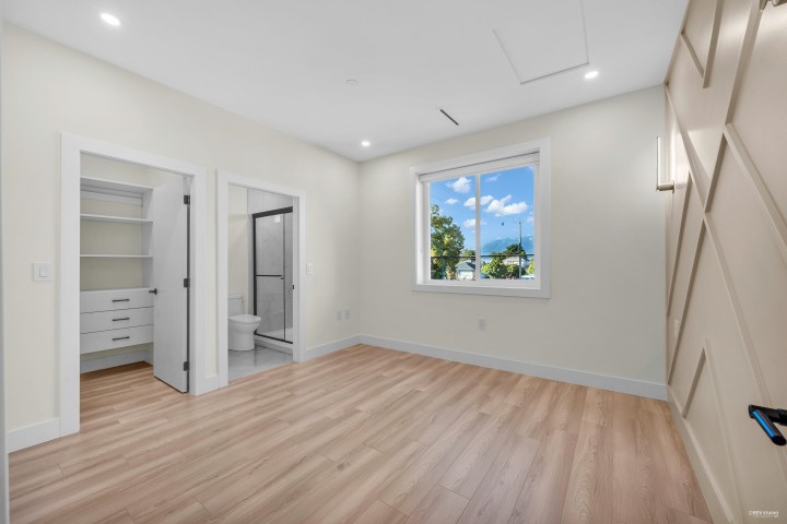 Photo 3 at 1 - 2703 East 3rd Avenue, Renfrew VE, Vancouver East